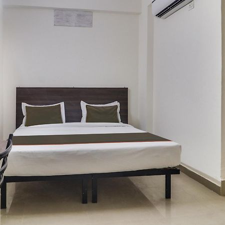Hotel Collection O Sbr Kondapur Near Rto Office Hyderabad Exterior foto
